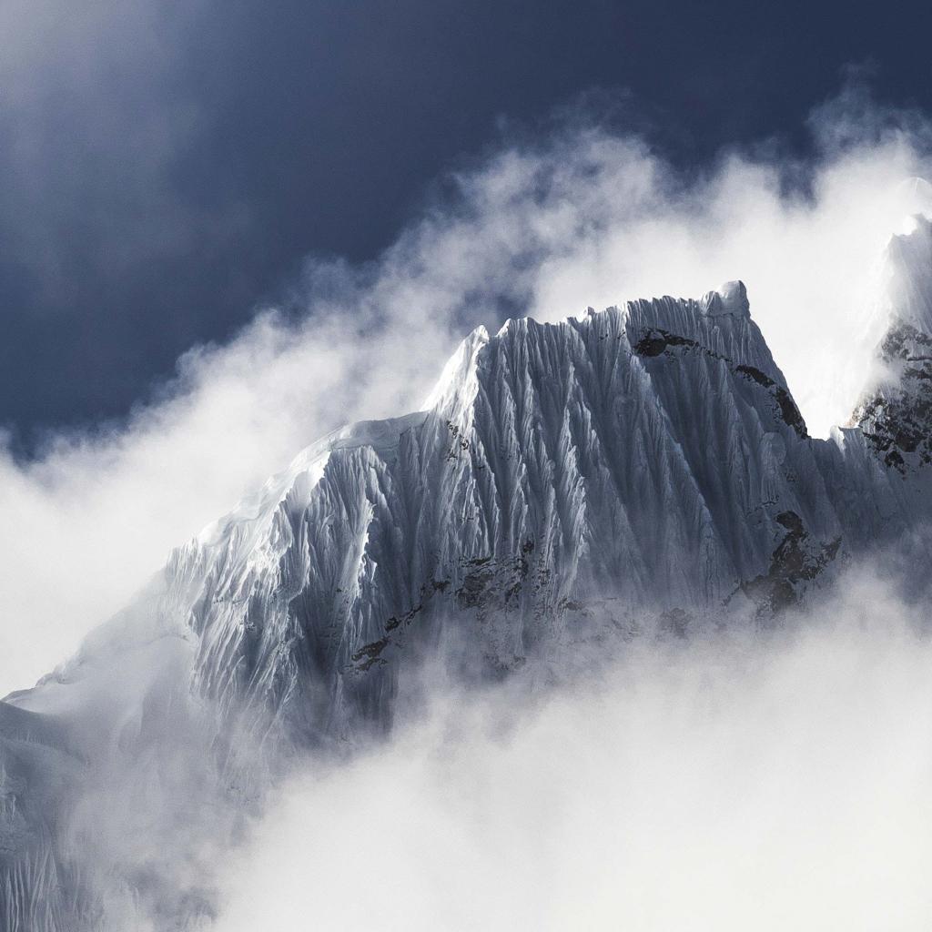 Montagne, nuages